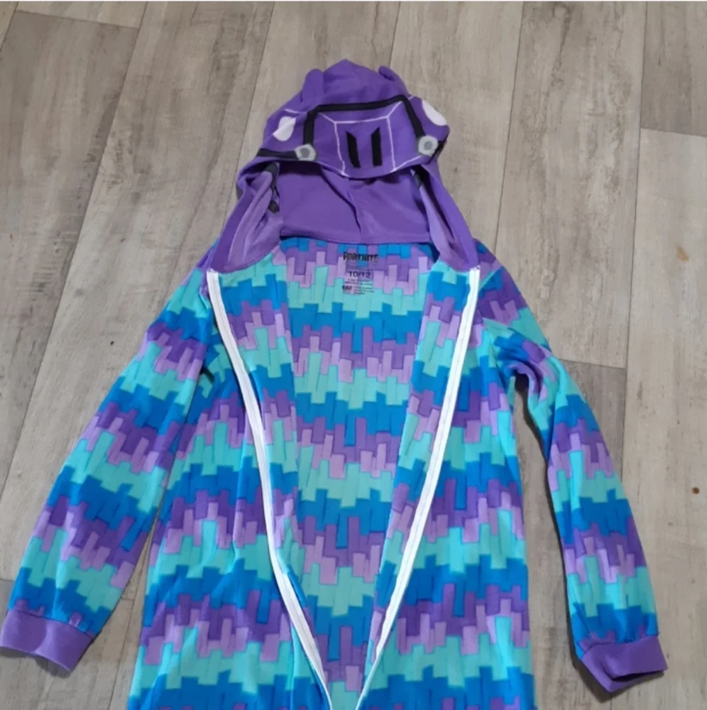 Fort Night Childrens Sleepwear 1pc sz 10/12 Multi color footless Winter Pajamas